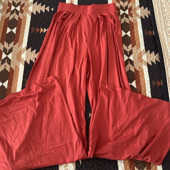 Rust Colored 2-piece Set - Picture 2 of 2